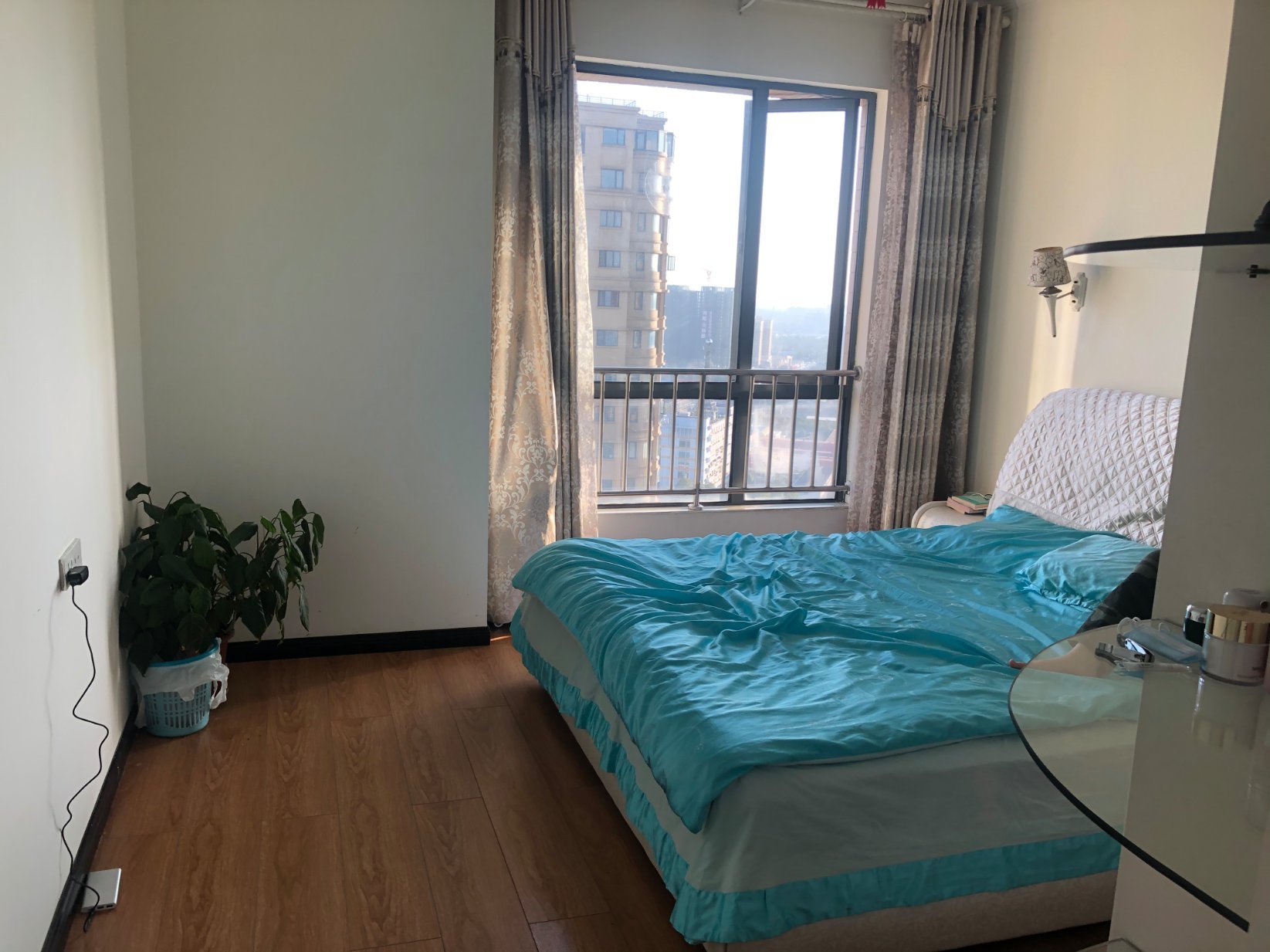 御台公馆大盘装修3房2厅2卫接受按揭采光看视野