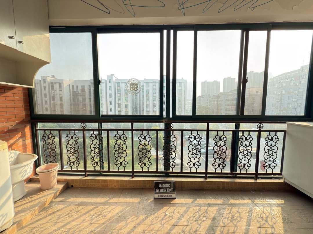 诚心出售，城南，青青家园，步梯四楼，精装两房，