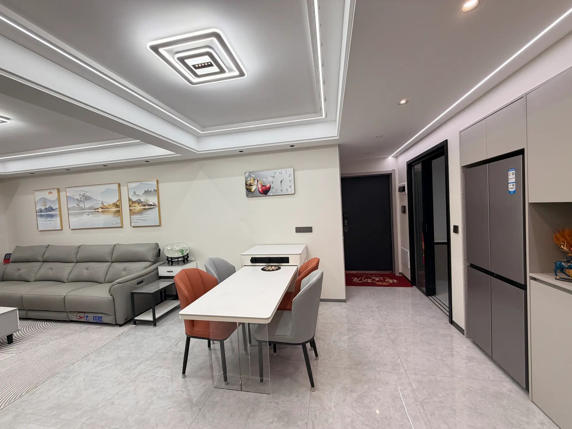 吾悦广场旁，元泰C区，精装三房两卫四阳台，9.9成新，6k多单价，电梯好楼层价格看中可谈❗️