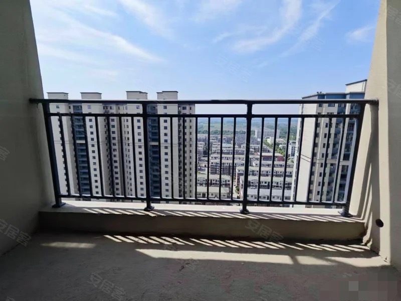 407，亏血本，捡漏，城南，毛坯三房，视野采光好，手慢无，