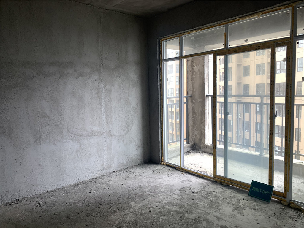 沔阳公馆 毛坯四房 楼层超好！看房有钥匙 刚需四房 生活配套齐全 欢迎看房