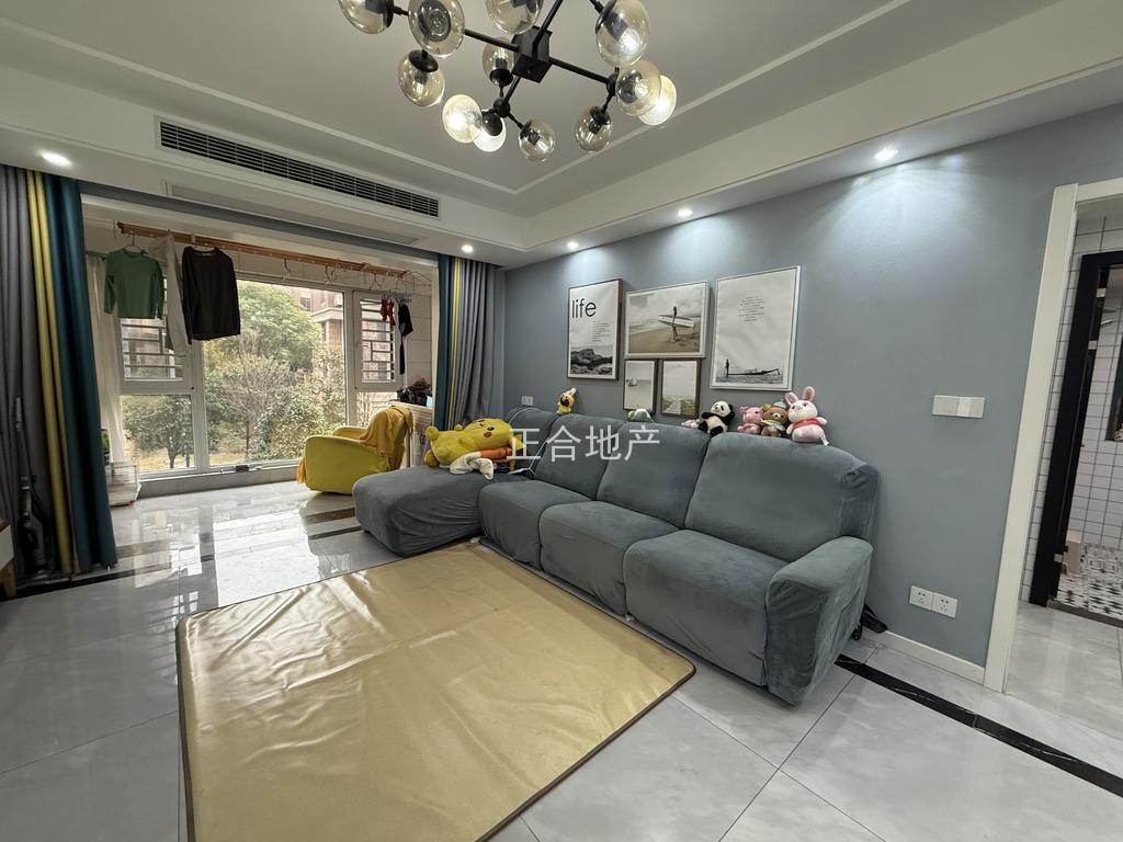 诚心出售，新城一号5期，洋房，精装三房，成色新，南北通透，户型好，证满二