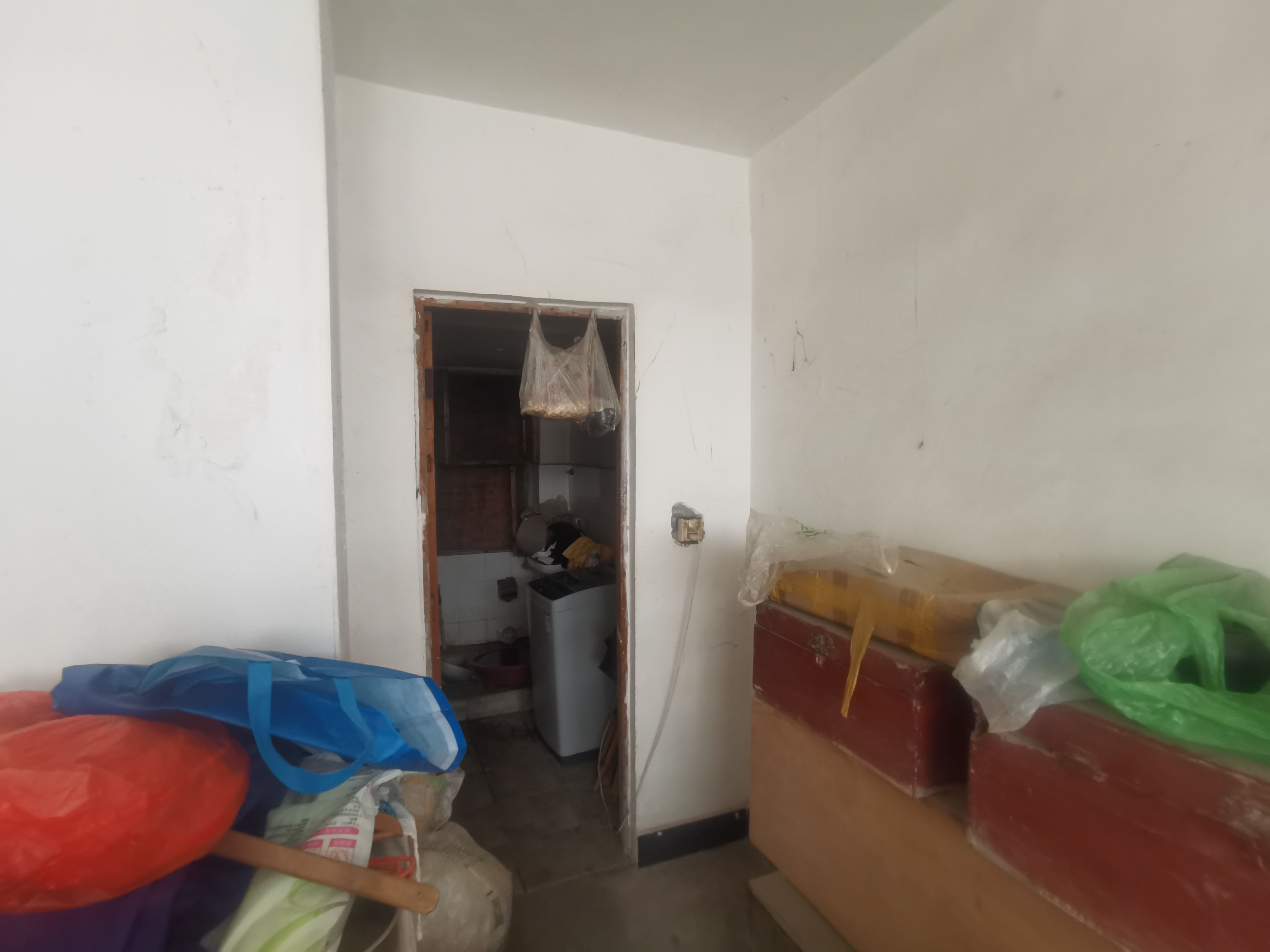 城乡渠私房一楼可以当门面自住自营都方便便宜卖了看房方便