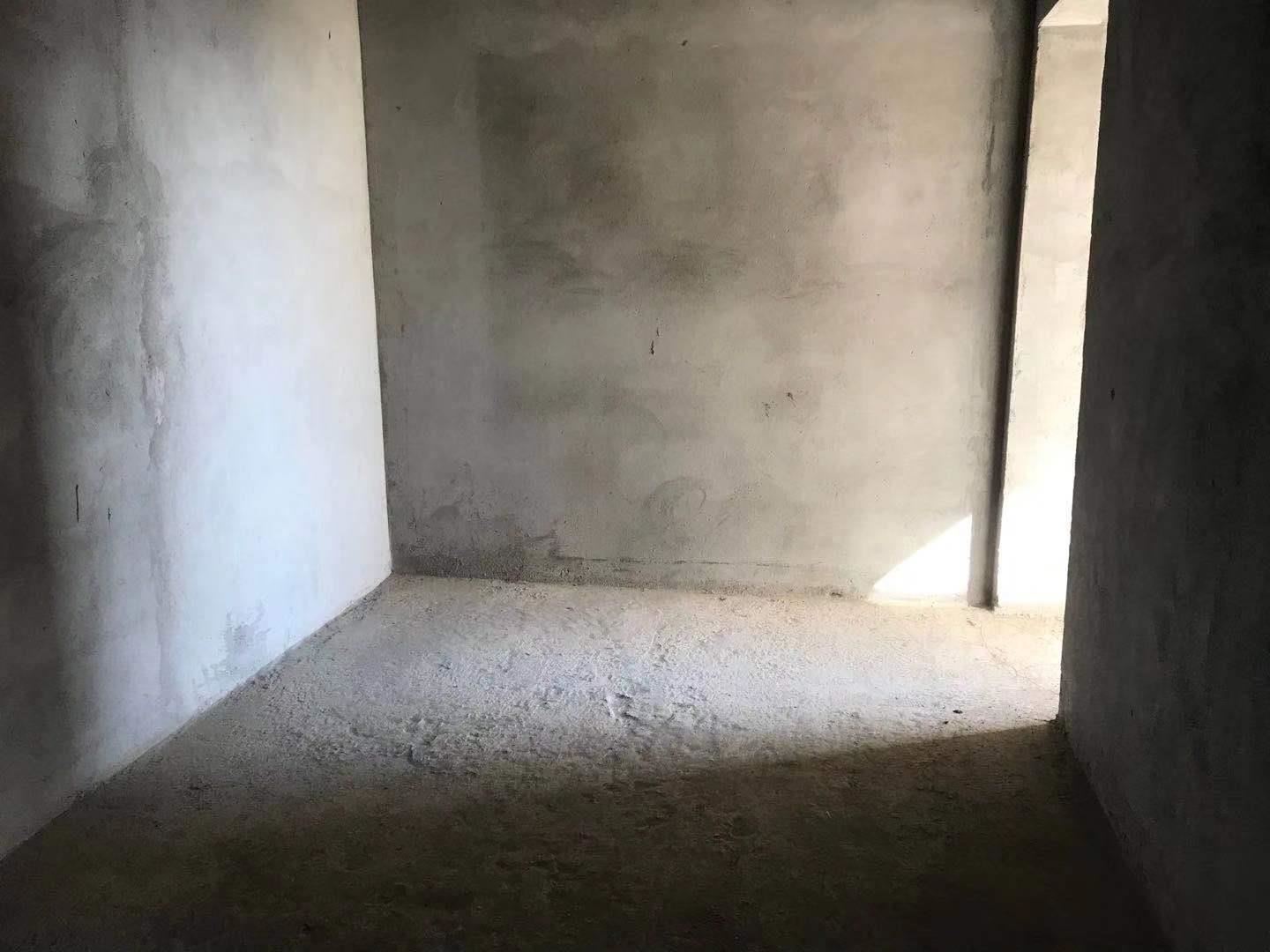 元泰未来城房东忍痛甩卖好楼层小区环境优雅诚意出售！