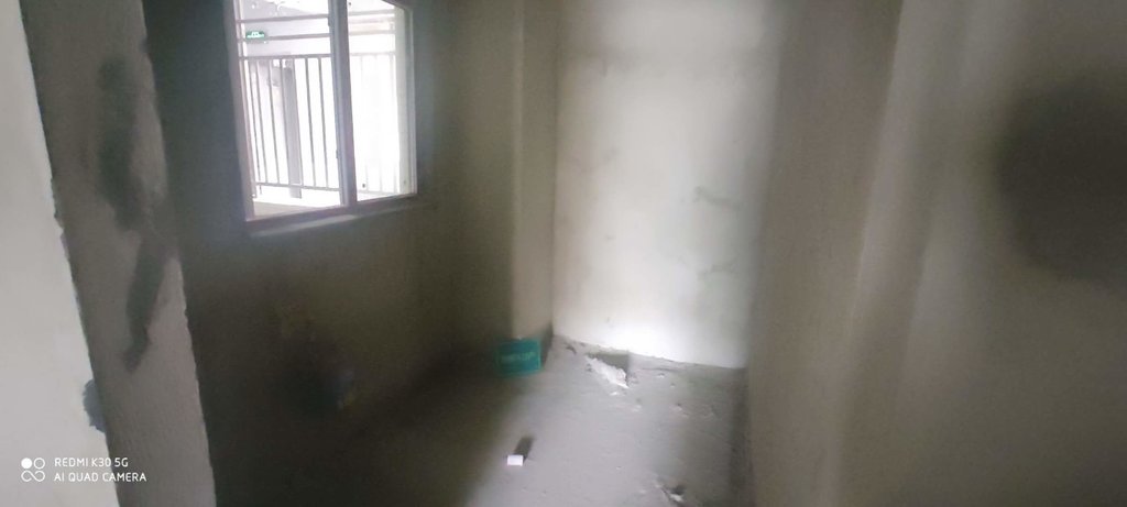 沔阳公馆毛坯三房出行方便楼层可以