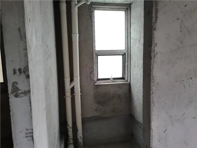 元泰未来城房东忍痛甩卖户型方正小区环境优雅诚意出售！