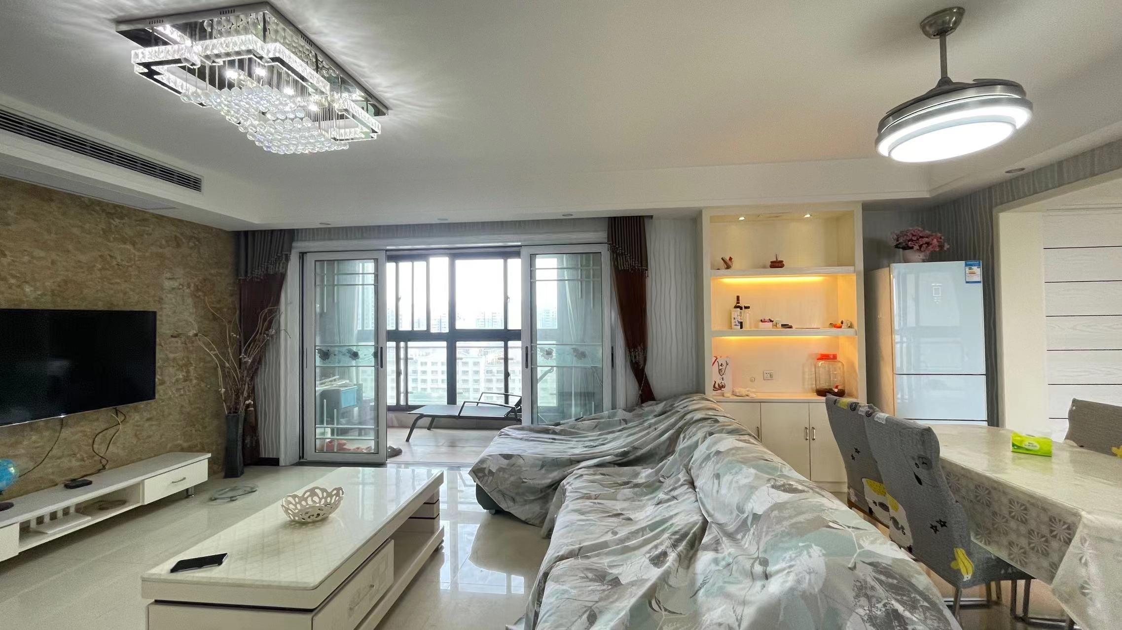 福星城.精装三房两房.中间楼层.业主诚心卖