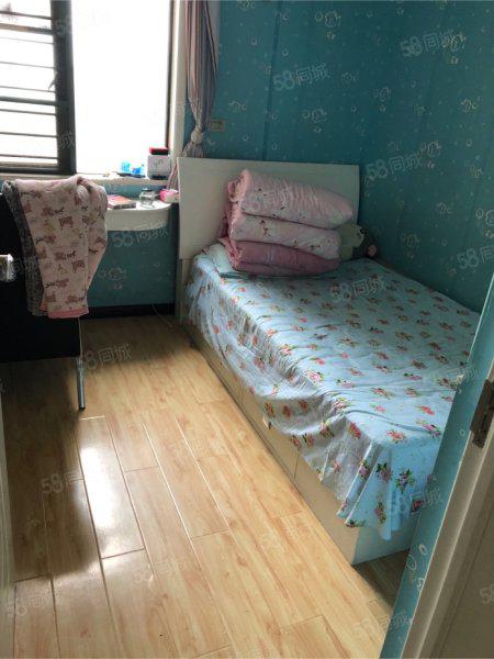 新城壹号精装三房两卫118平，证满二