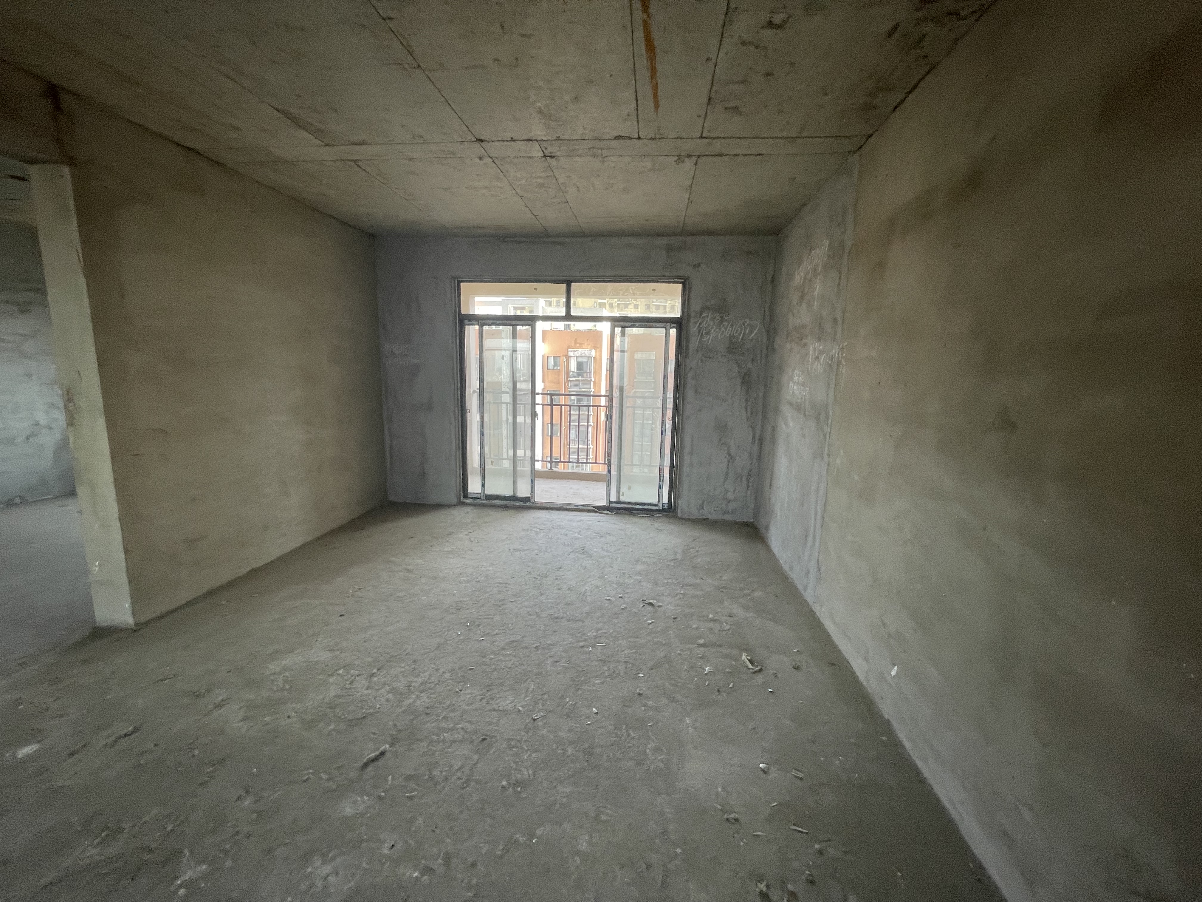 新街毛坯三房单价4000多城南证件满二