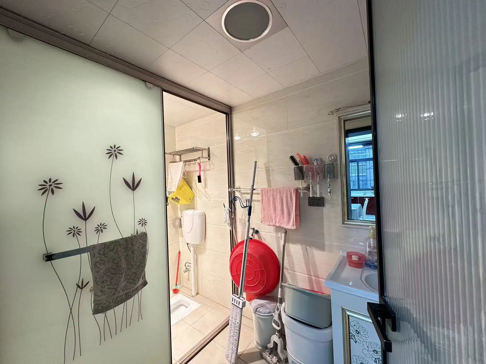 捡漏，江滩公园附近，步梯3楼，成色新，精装三房，南北双阳台，证满二