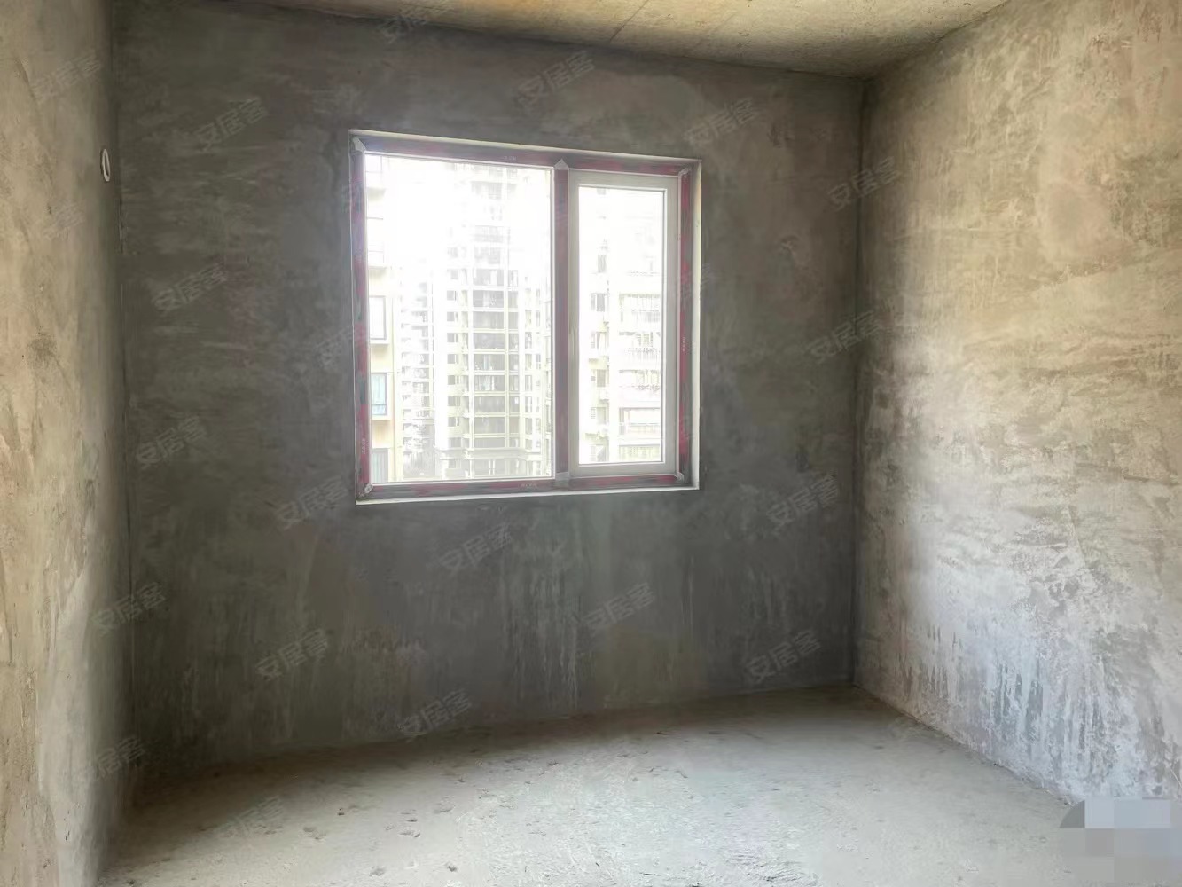 3，锦绣江山瑞园，电梯花园洋房，带车位一起，中间楼层，房东诚心出售，南北双阳台