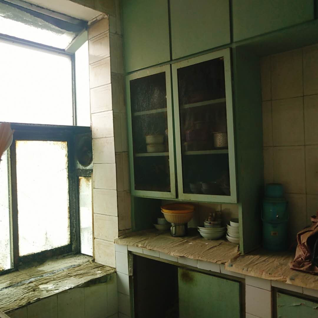 沙嘴汉江 旁边中层三房有证可过户价格很美