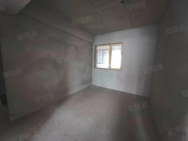 309？急售亏本出，蓝天新城，中间好楼层，毛坯3房，单价5000，证件满2，业主诚心出售，人车分流大小区