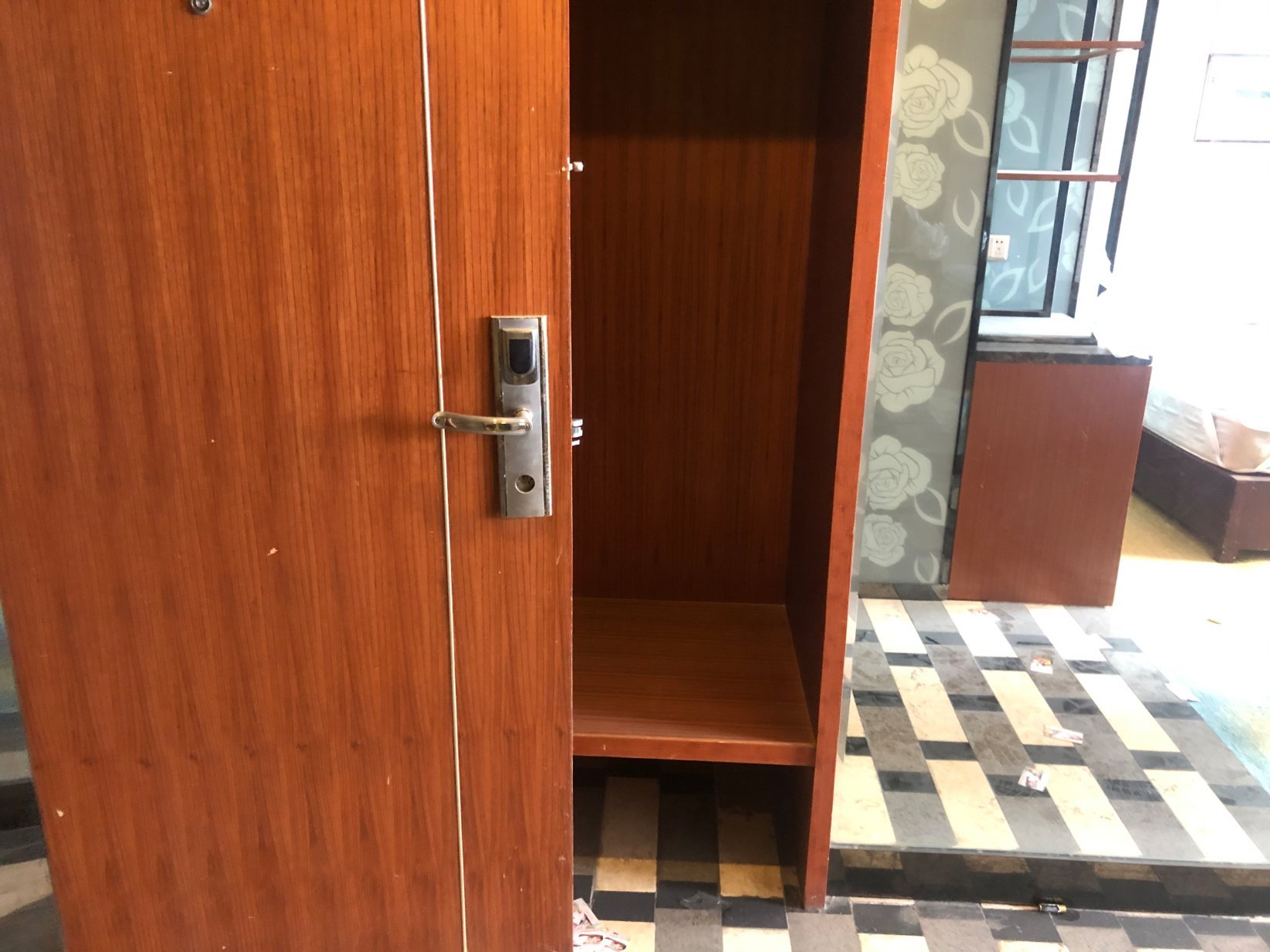 纽芬兰1室1厅现在已经收回来啦有钥匙 付8万