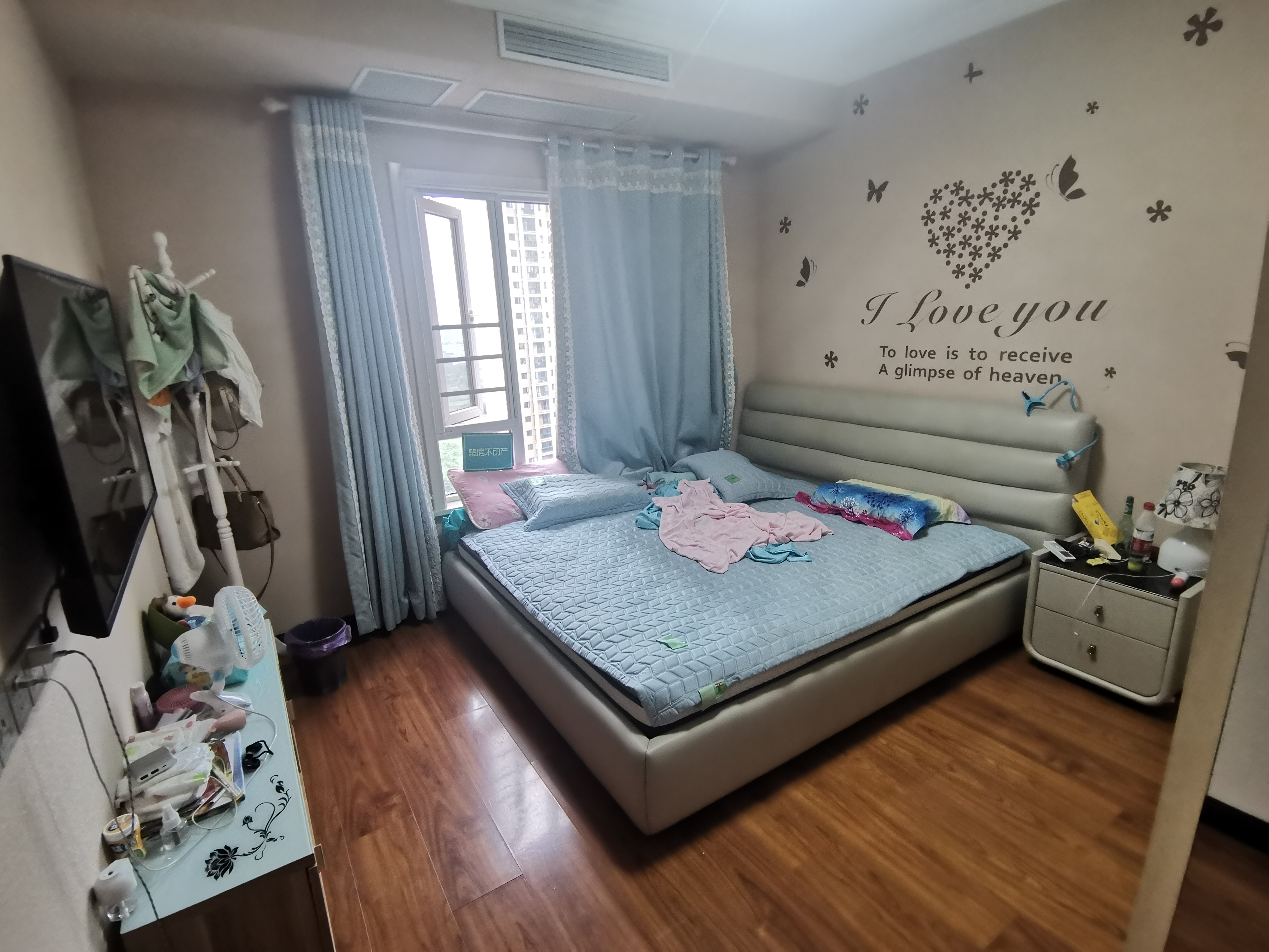 满庭春中高层精装三房两卫边户南北通透家具家电齐全拎包入住