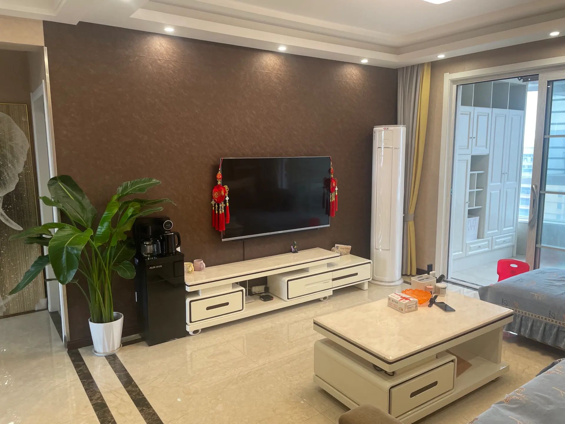 颐和公馆成色新边户大三房提包就行