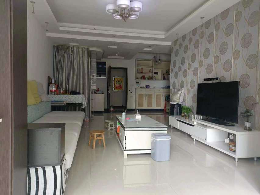 沔街三小旁，新城壹号小高层精装两房，自住，出租，过渡均宜。看房方便