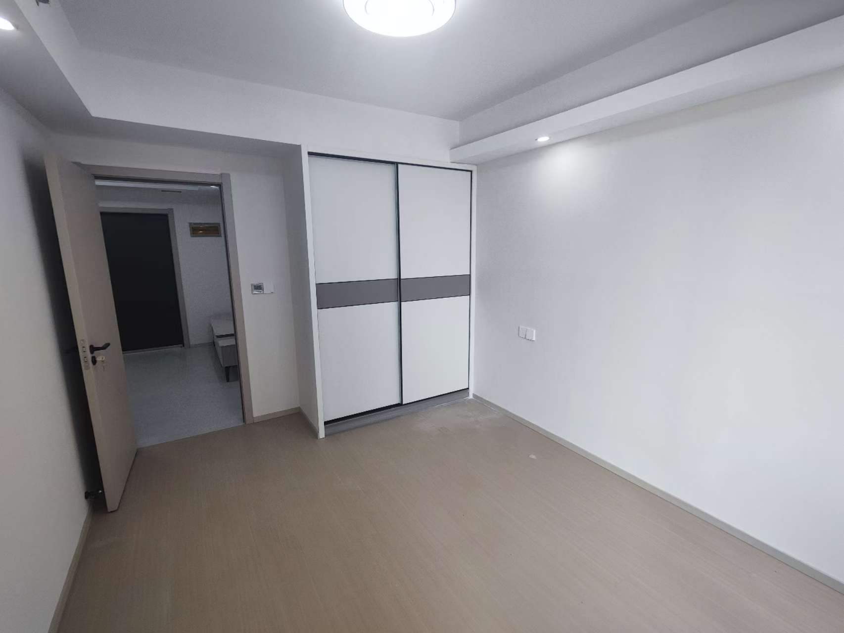 商城附近全新装修御景名邸稀缺小户型价格便宜看房方便