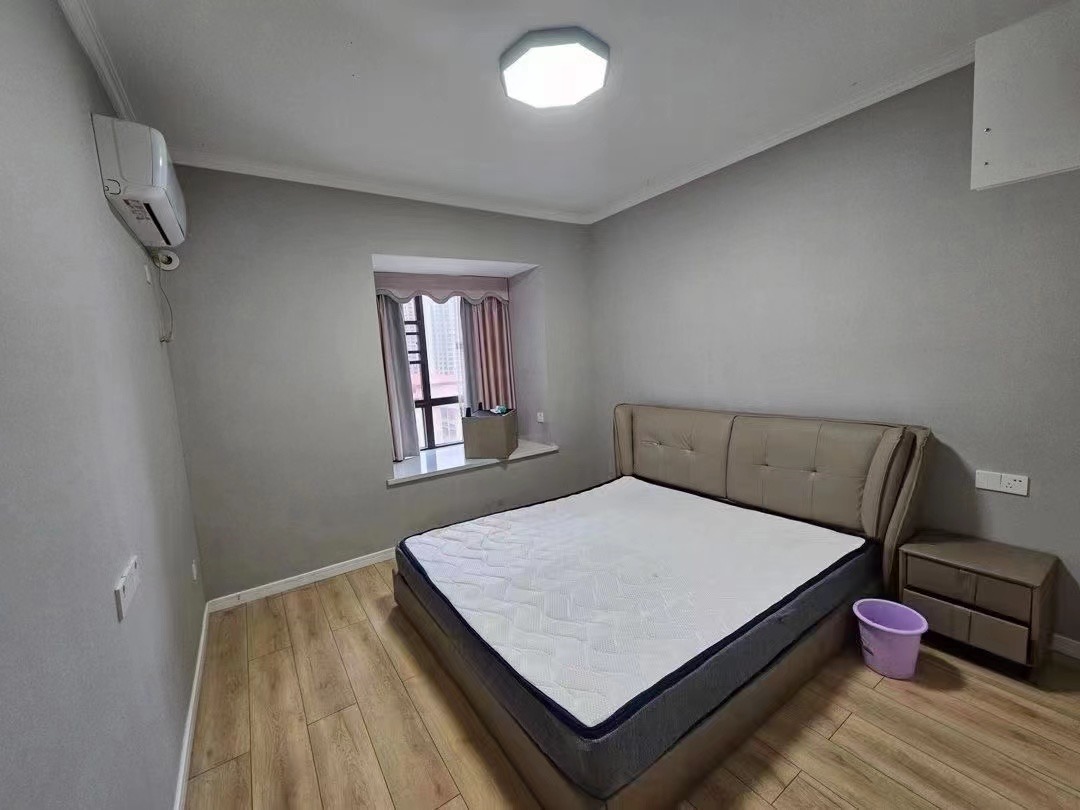 85，亏本出，新二中对面森林国际，精装三房，​楼层好，证满二