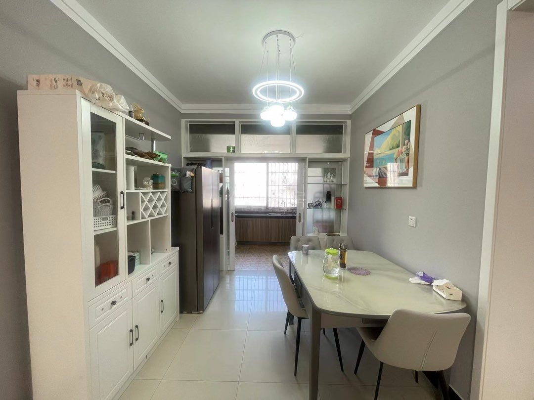 出售枫丹苑二次精装修的三房两卫房