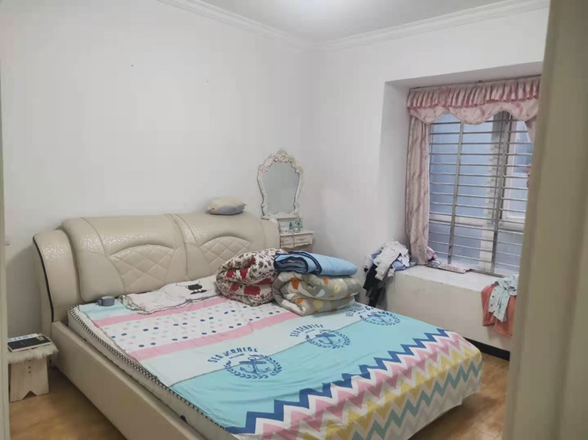 城南湖景房，朝南户型，精装修三房，动静分区，餐客一体