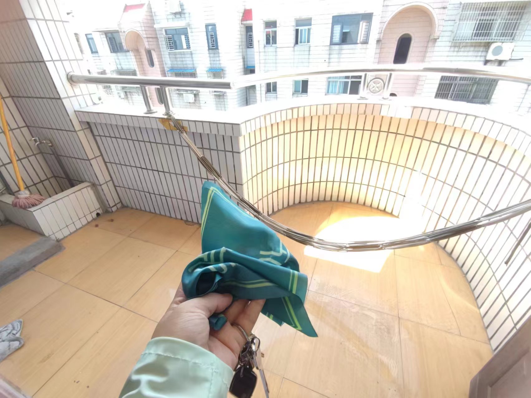 娃儿上仙桃贼好的小穴，复州花园大三房周边配套非常成熟，交通方便！