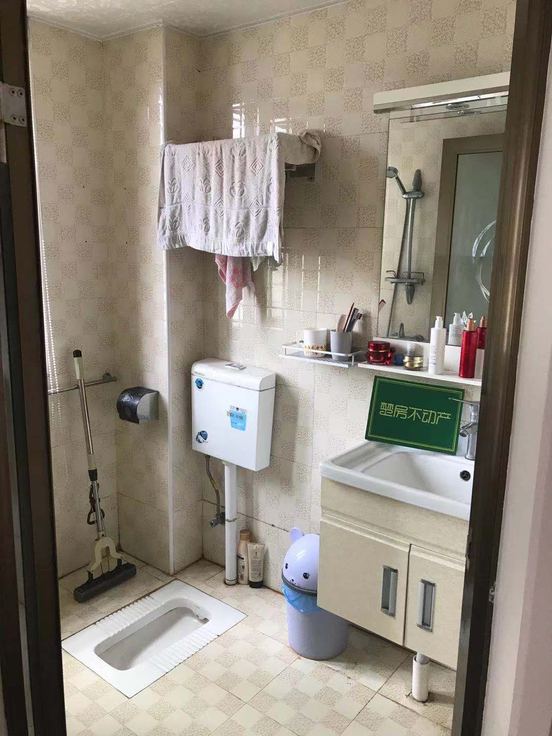 新一中对面翰林公馆精装三房看房方便证满二