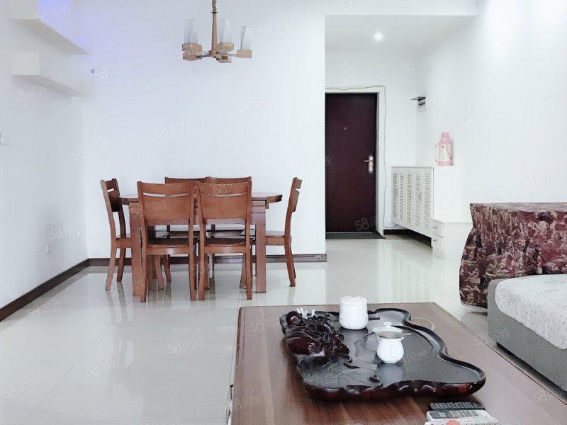 品质楼盘，户型好，御台公馆简装大四房，比毛坯还便宜