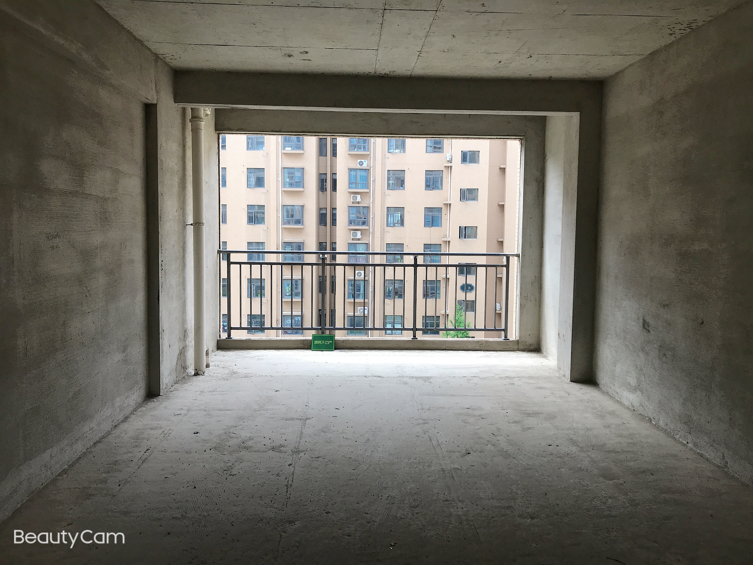 急售时代天骄毛坯大四房2梯3户东边户电梯中层视野好看房方便