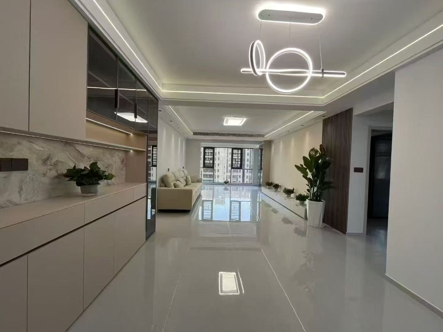 397，城南，御湖世家，拎包入住， 精装3房2厅2卫 ，满二+带车位，