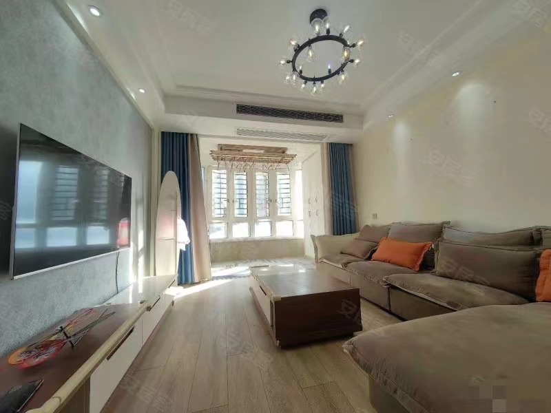 捡漏，城南，颐和公馆， 电梯好楼层，精装三房二卫 ，证满二，九成新