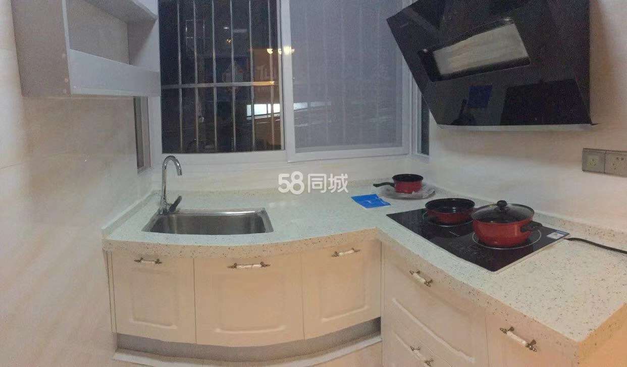 私房出售私房出售一楼门面出租中2楼自己住三楼可以出租，4楼是健身房