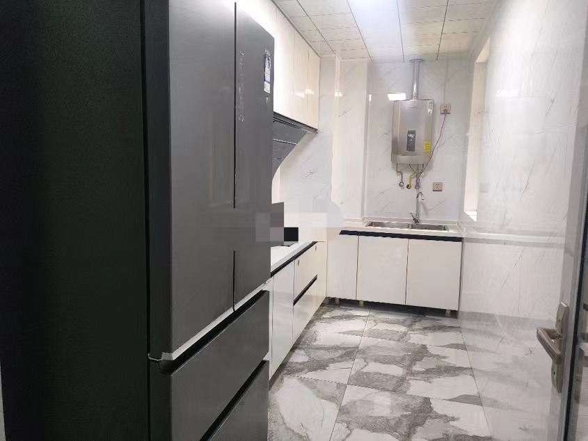 96，业主亏本急售，和合国际五期，精装修三房，证满二，家电齐全