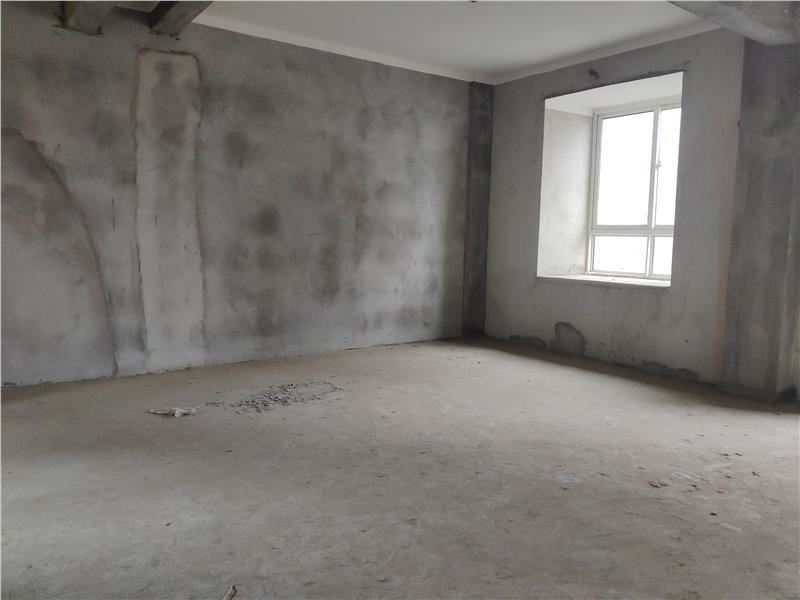 城南小三房现代明珠新城， 付9万满二证在手可按揭