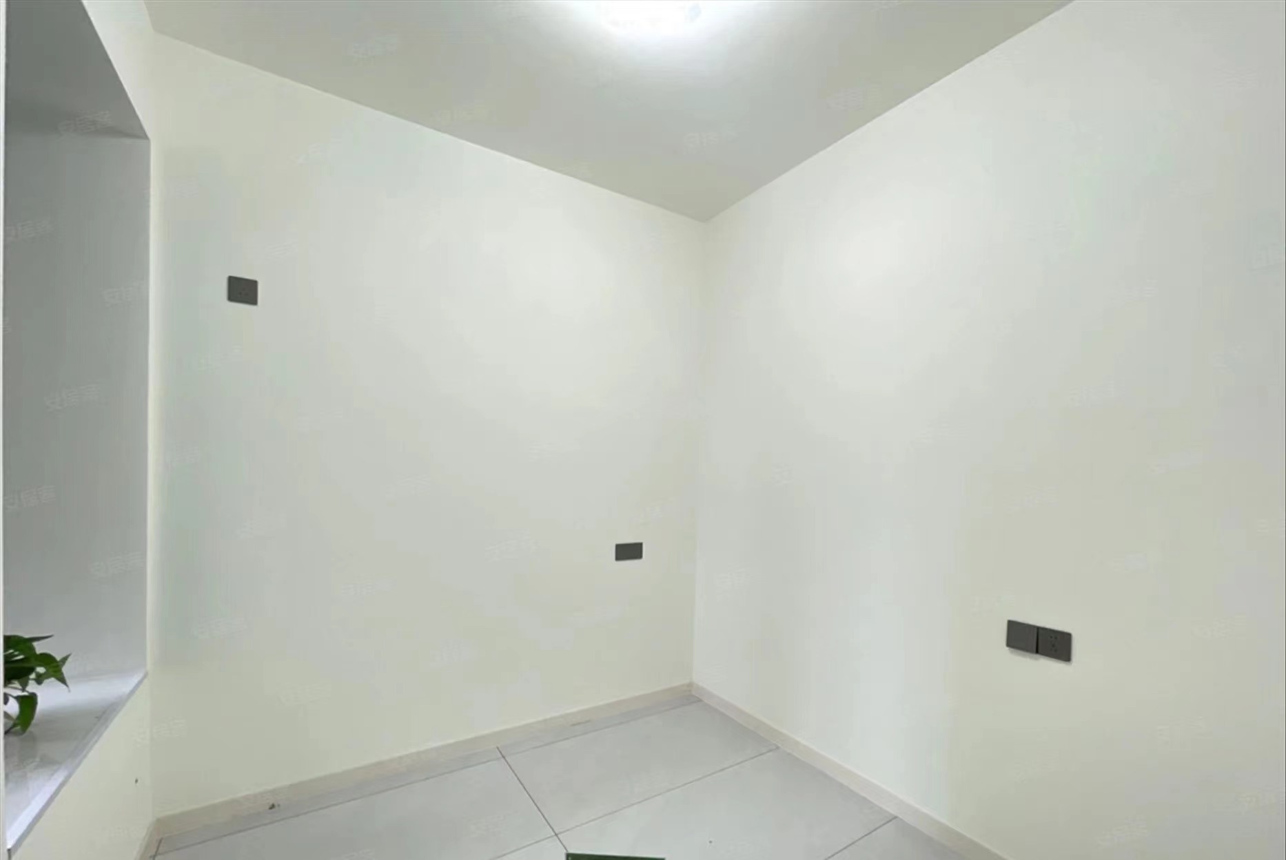 46，捡漏，全新装修三房，队口仙桃xiao学风和日丽三中，证件满两年，电梯中间楼层