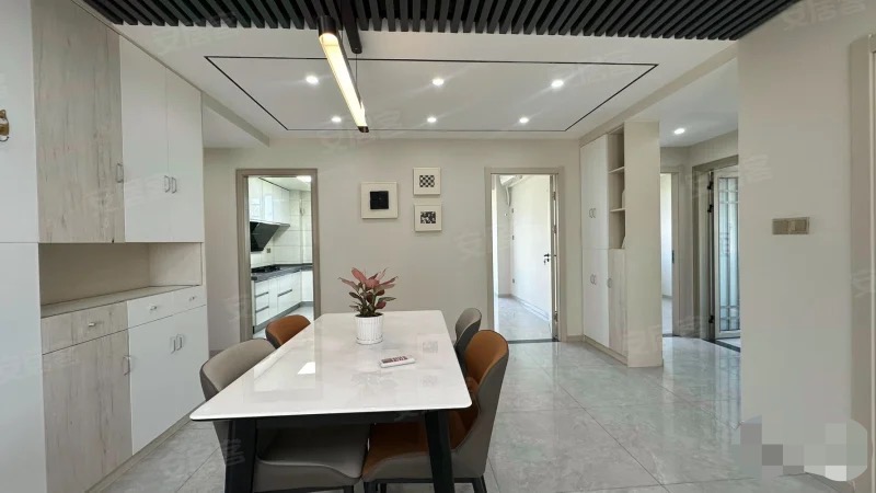 降价了，城南，荣怀C区，精装三房两卫，边户，好楼层，视野好，诚心出售