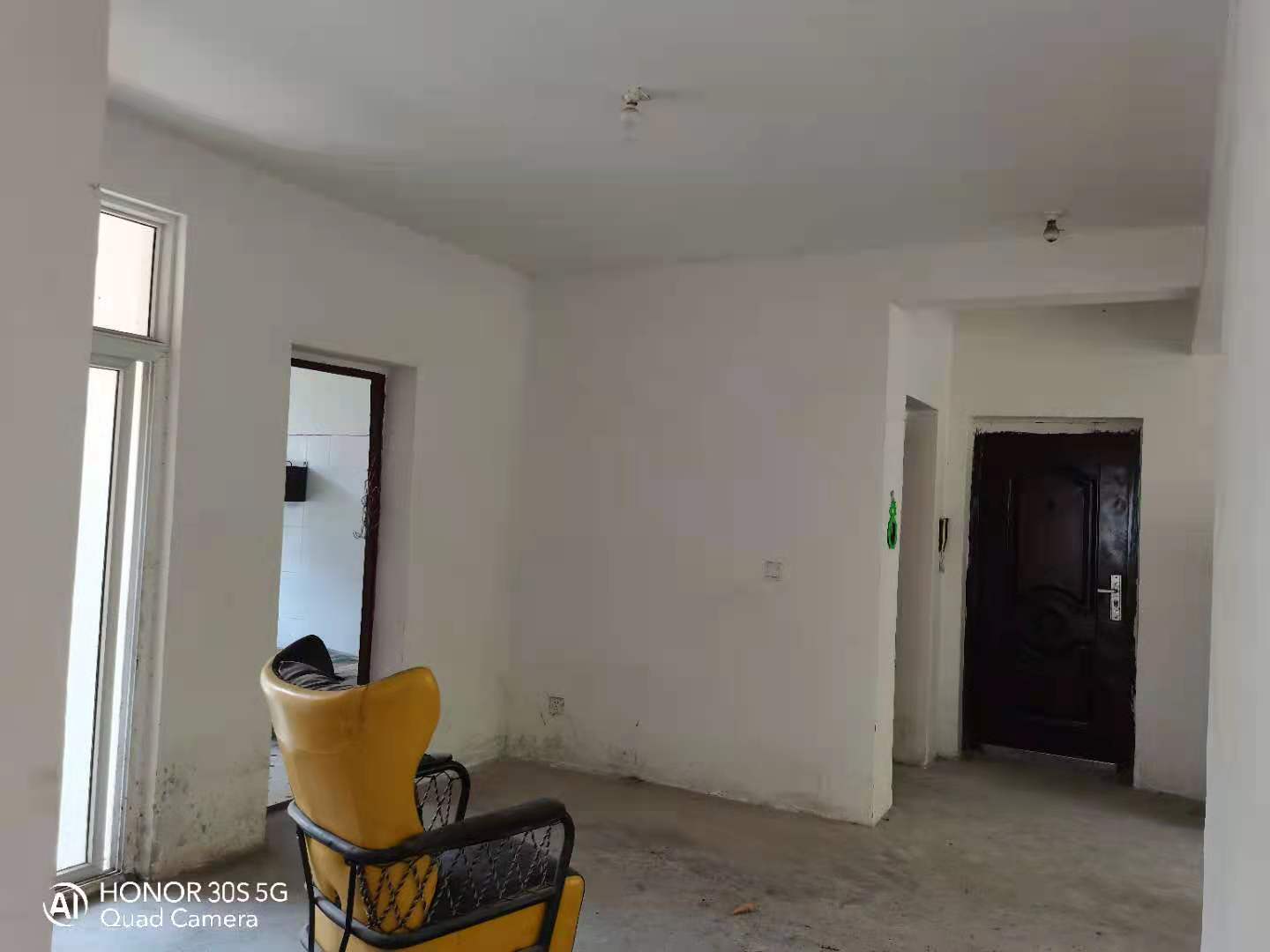 和平社区带地下室120平步梯好楼层30万