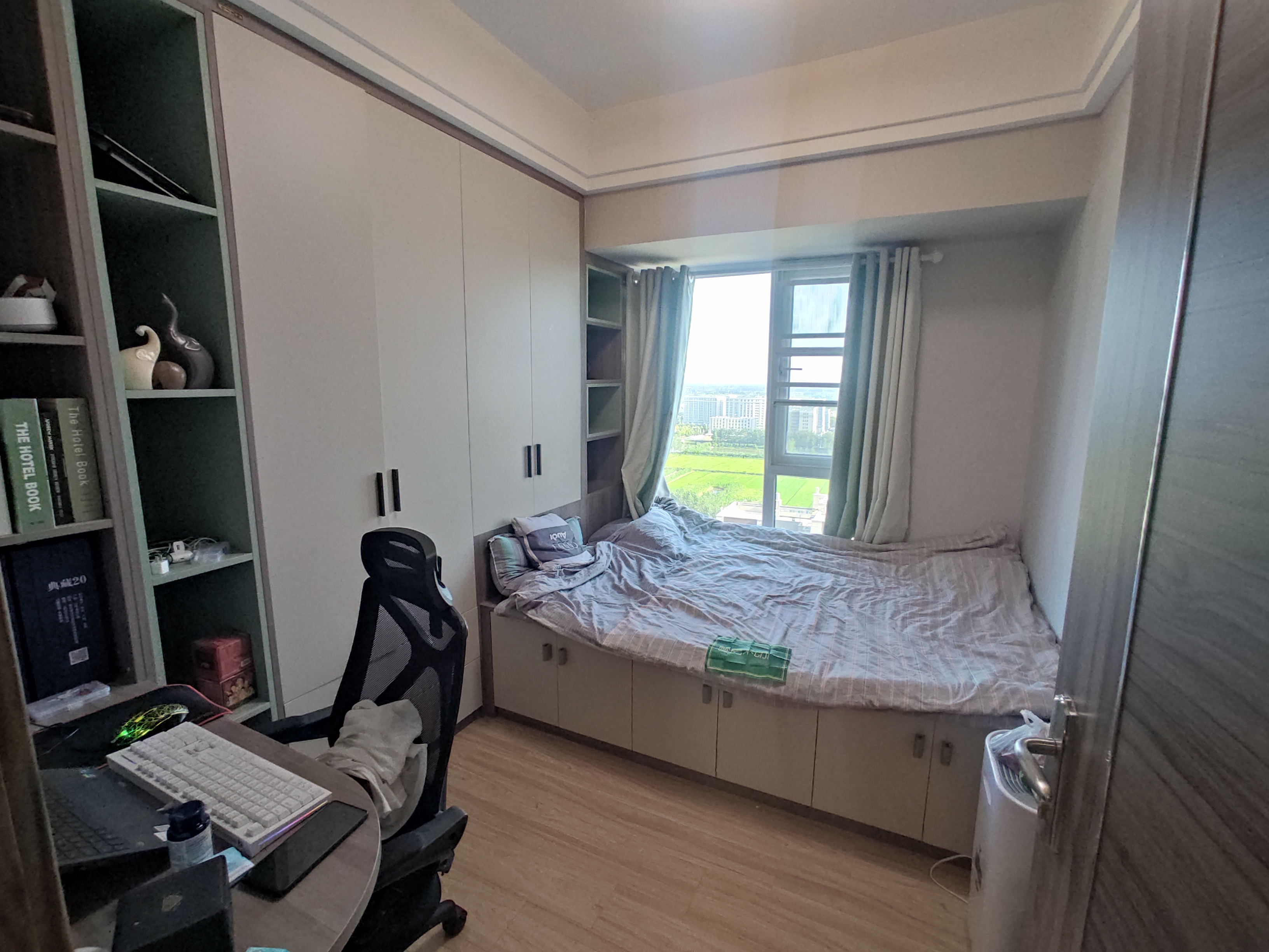 碧桂园精装三房两卫小区环境好自带游泳池业主诚意出售