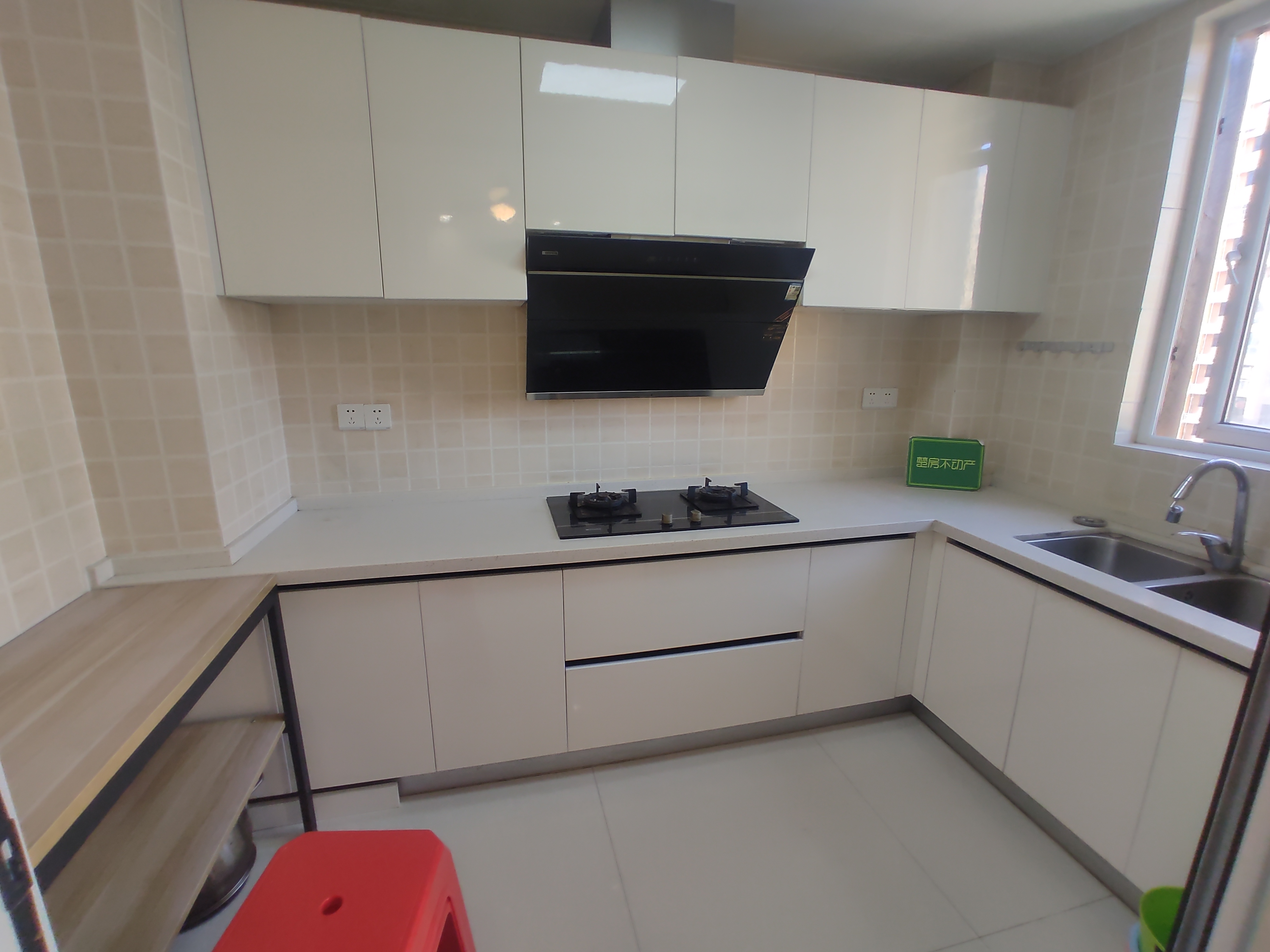 满庭春精装三房全屋供暖房南北通透老证看房方便