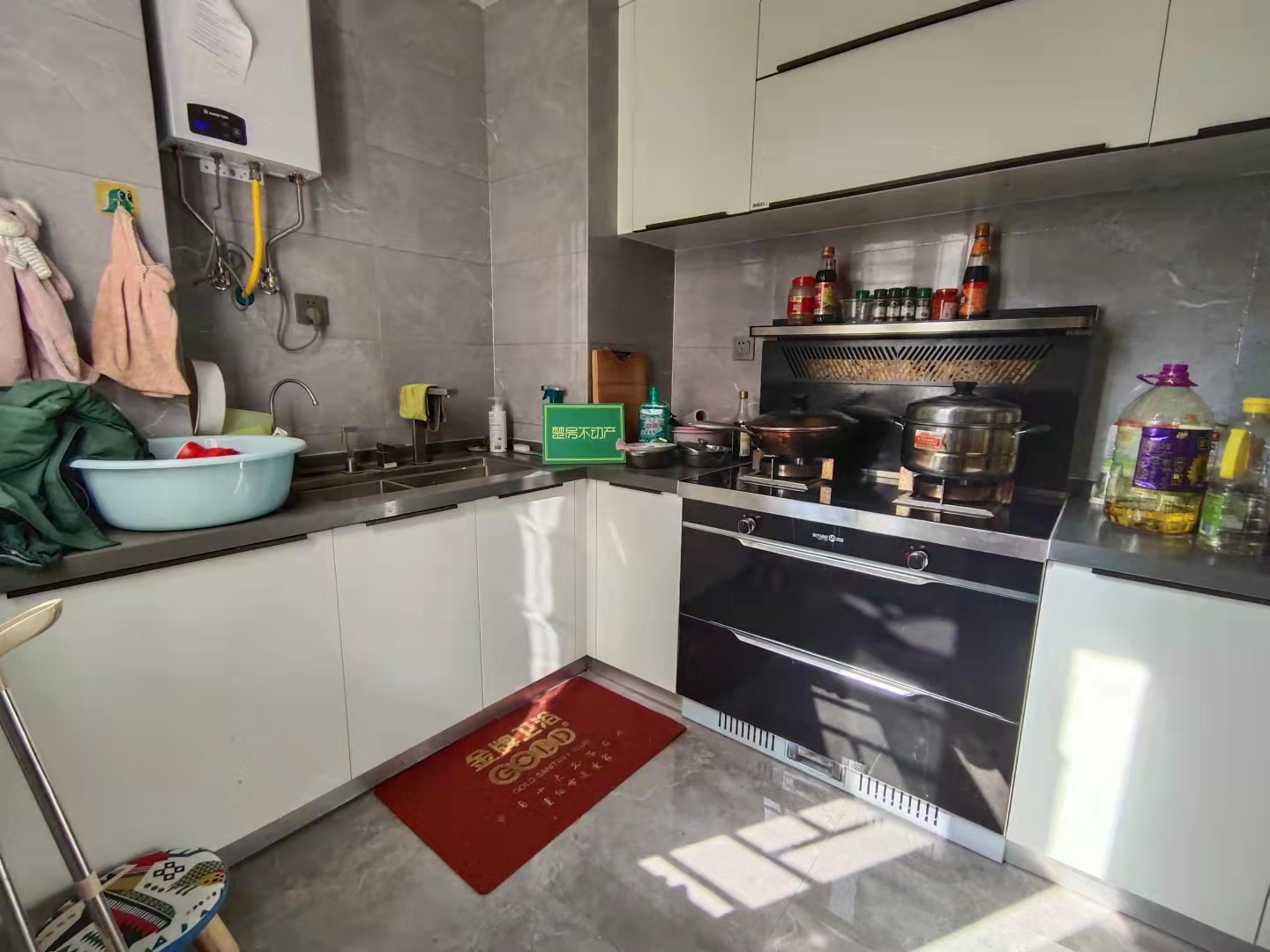 森林国际嚎装楼层好采光棒上学方便，看房方便