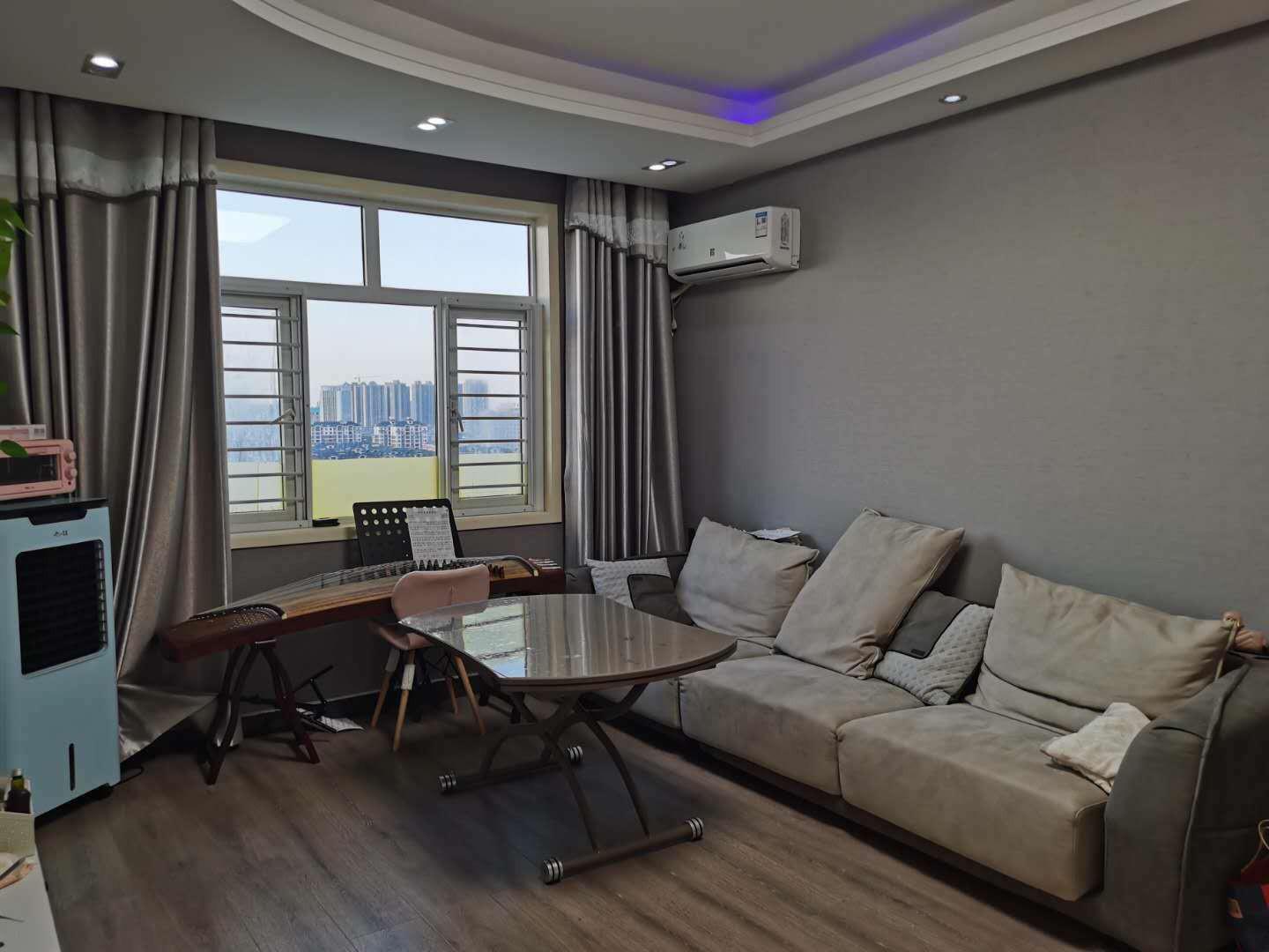 阳光田园国际81平复试精装修2房2卫