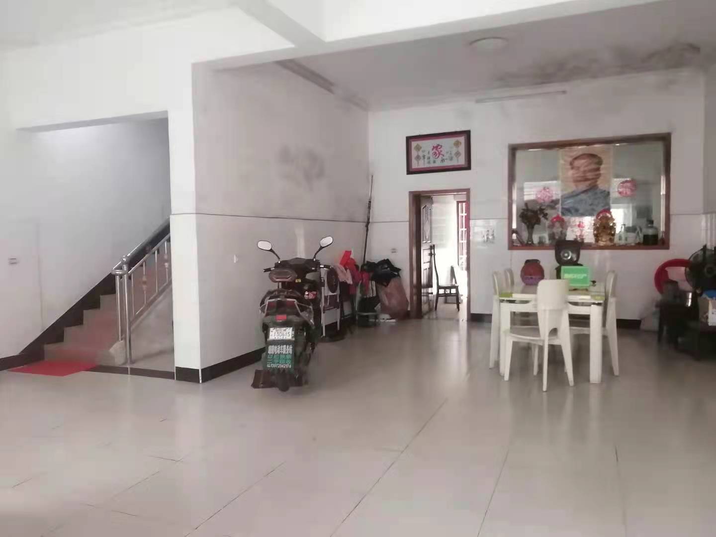 私房私房黄荆社区出场大门前路宽车出入方便证件齐全