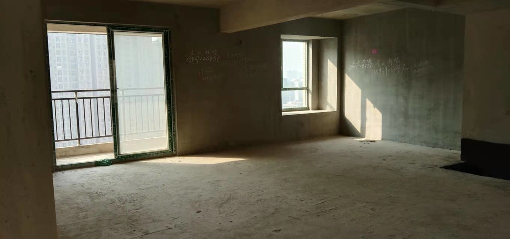 和合国际.毛坯三房.纯边户.证件满二.看房方便