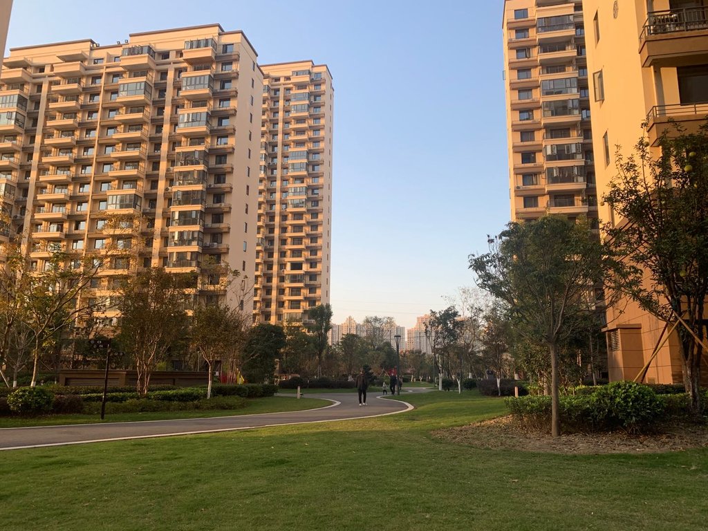 荣怀毛坯三房可按揭 看房