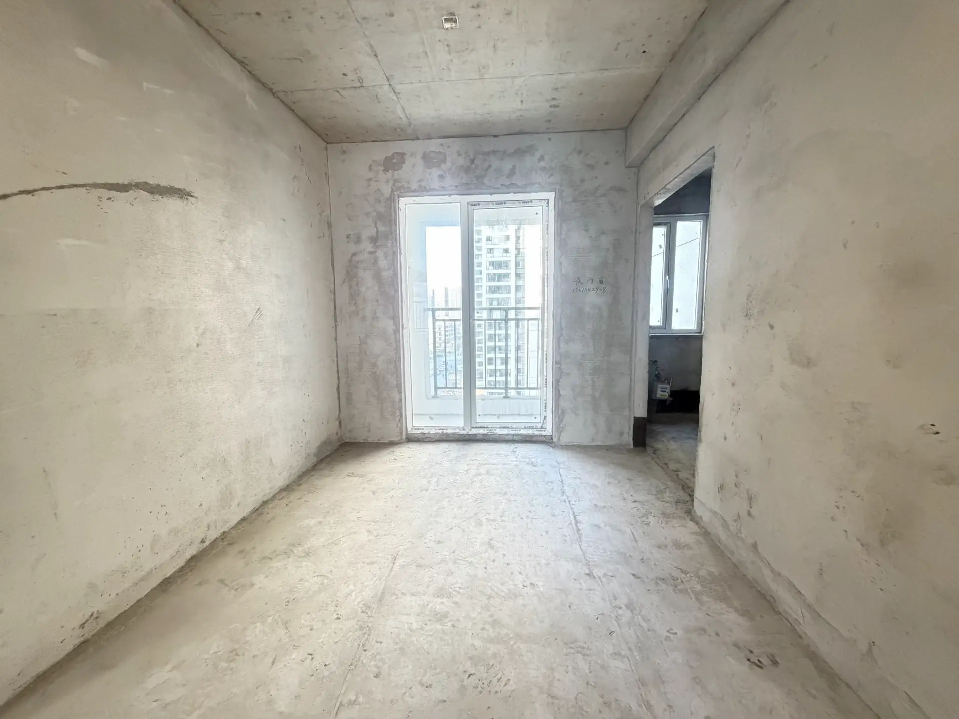 城南，蓝天花园，四房二厅二卫，小高层，好楼层，户型方正，釆光不错！