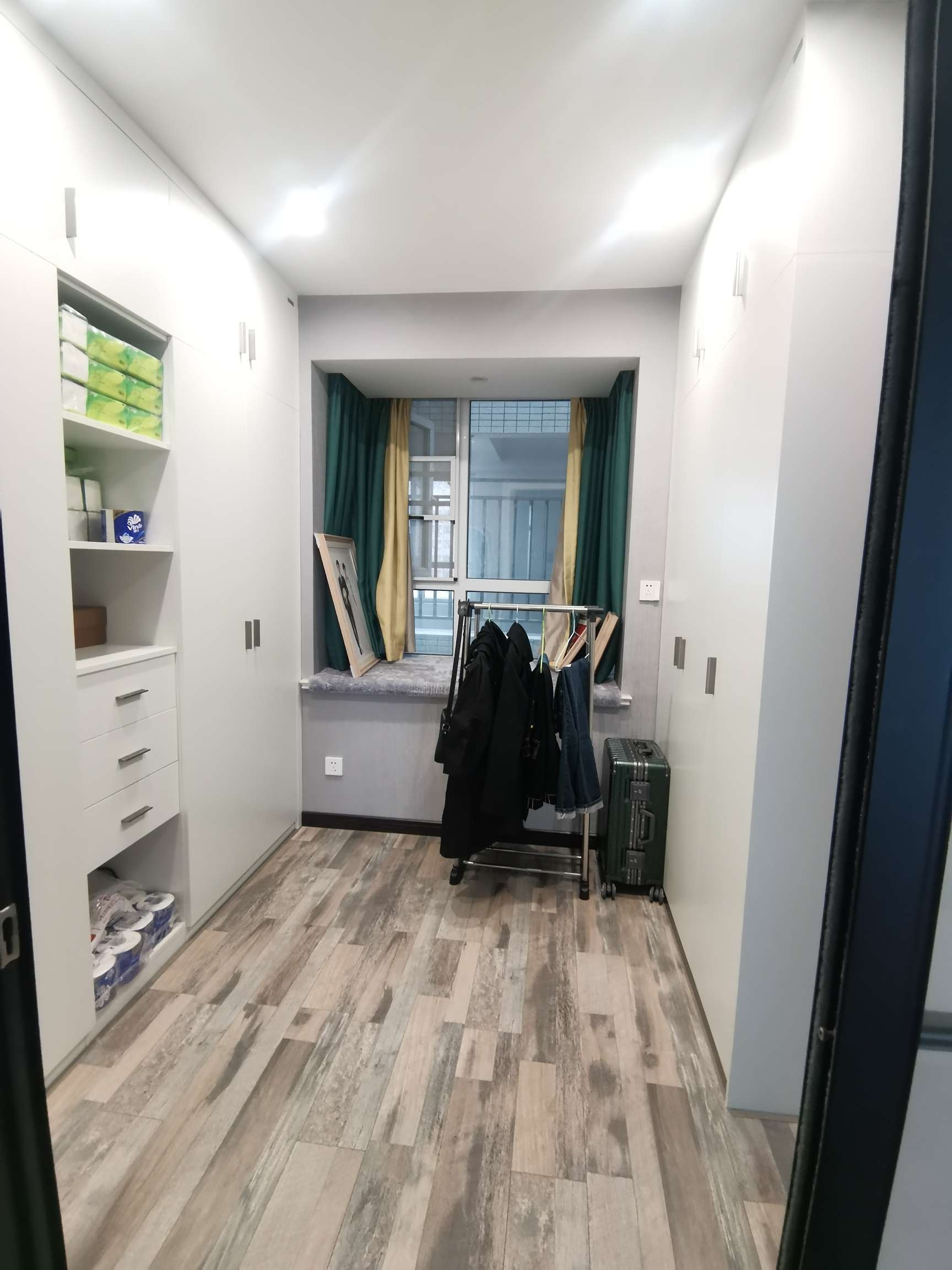 和合国际城3室2厅2卫边户边户120平57万优价出售！