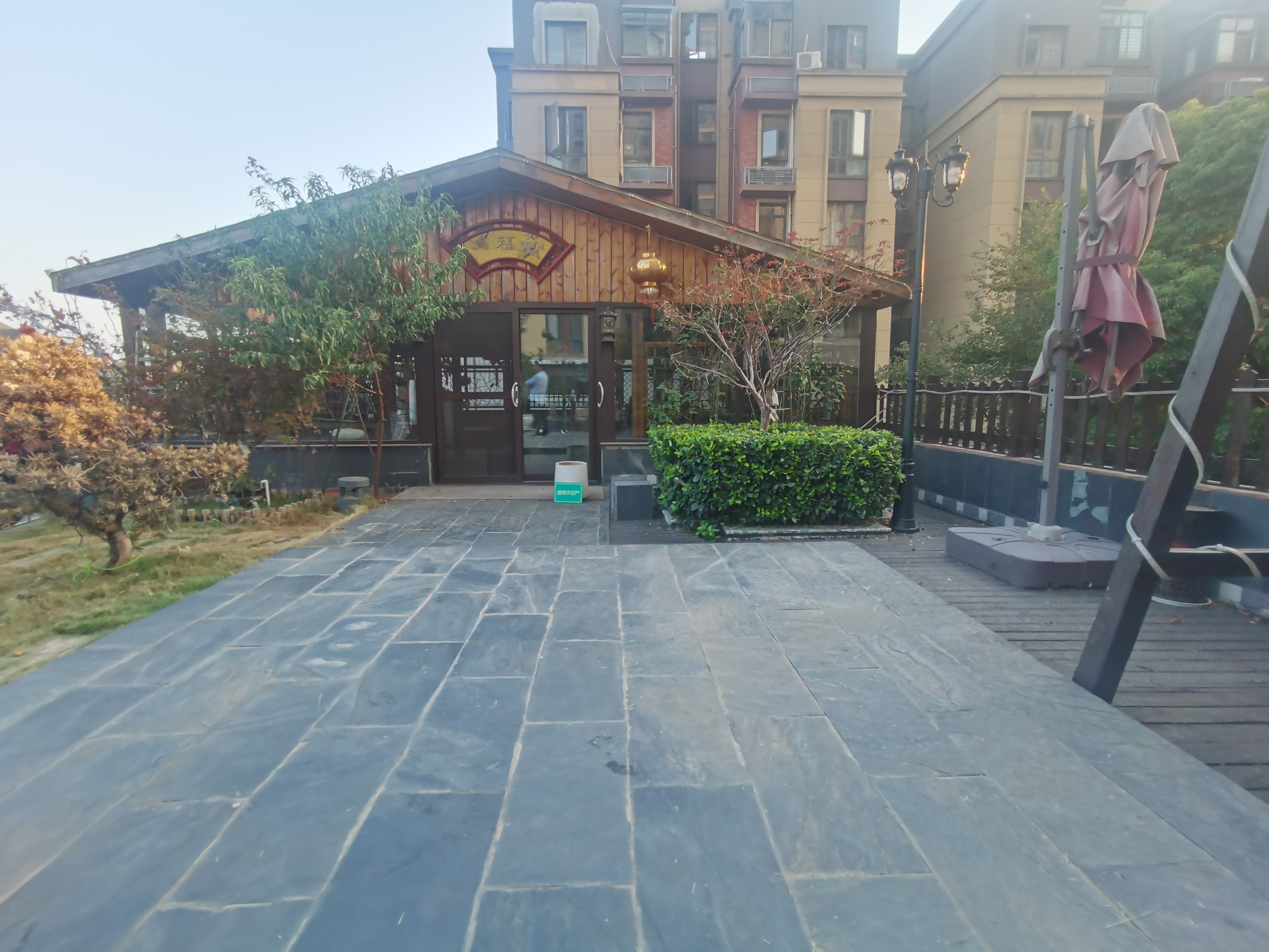 绿地华庭超大露台满足你所有幻想懂得欣赏的来