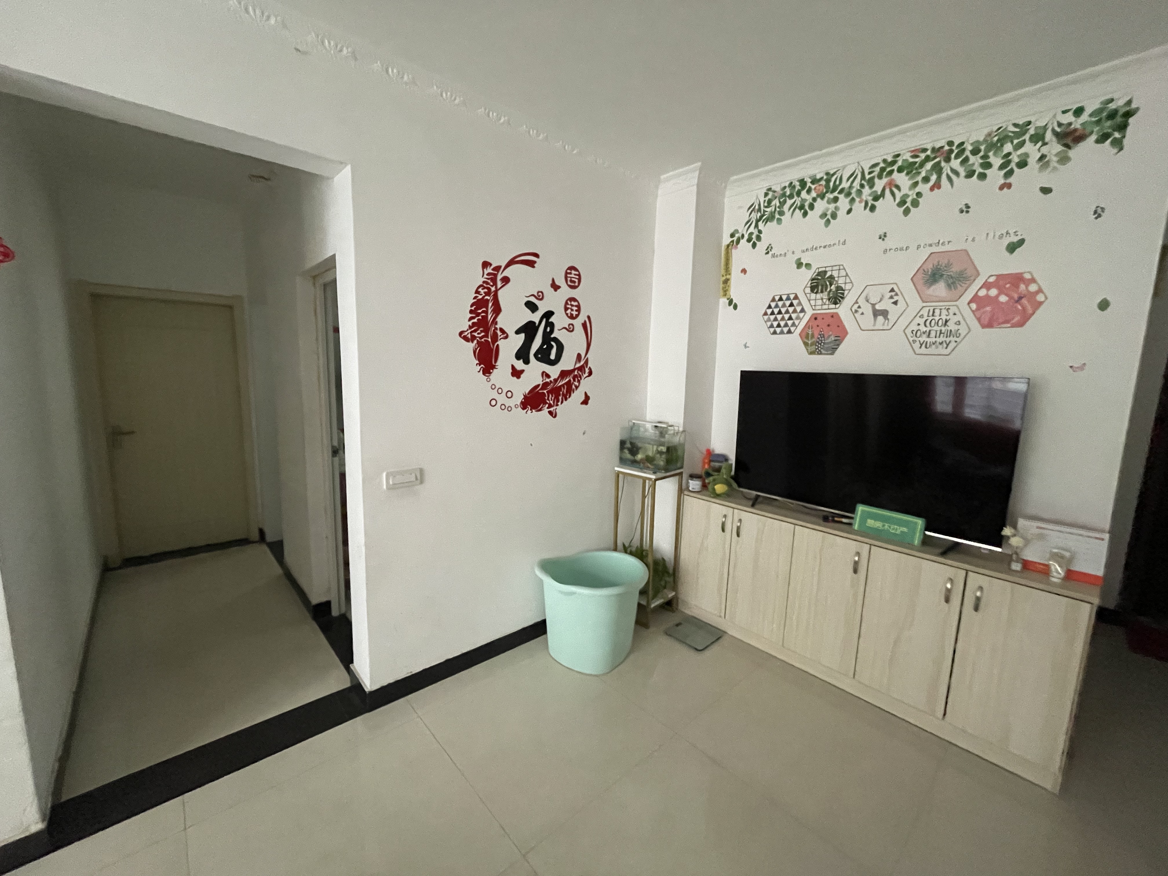 翰墨苑一中对面精装两房证在手满二楼层很好很不错的