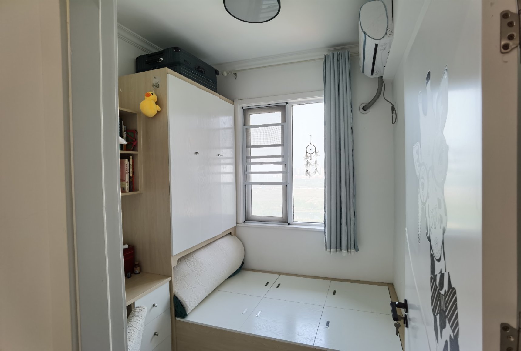 森林国际城 景观楼层 精装小三房 学校附近 环境好，房东诚心出售