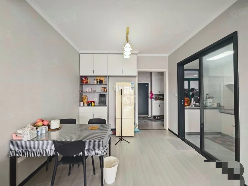 降价了降价了，城区好地段，时代广场，精装电梯3房，好楼层，9成新，拎包即住，